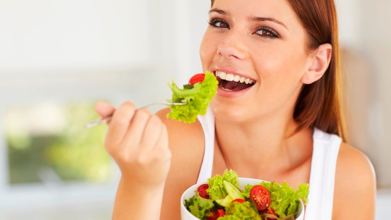 јадење зелена салата на мрзлива диета